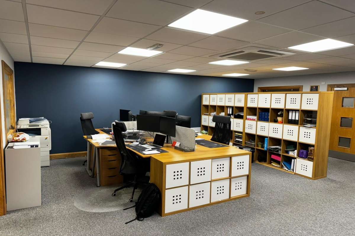 Office in Lisburn - photo 3