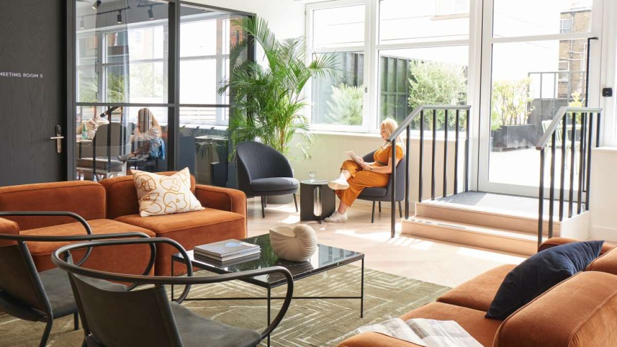 Office in London - photo 4