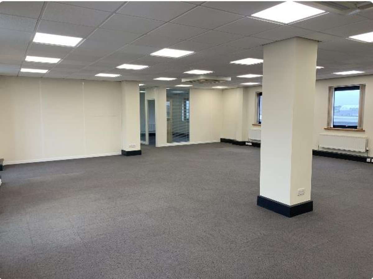 Office in Wakefield - photo 3