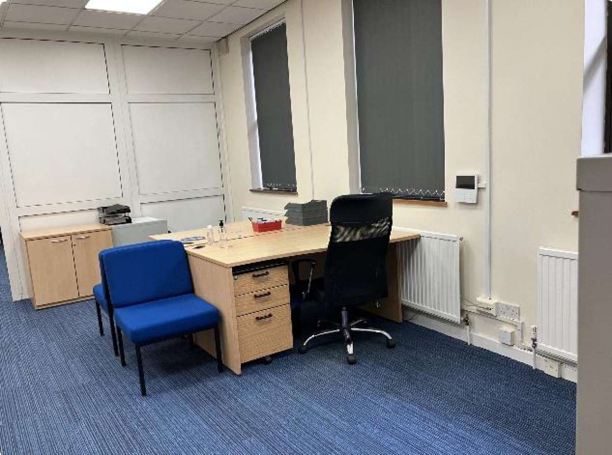 Office in Wakefield - photo 4