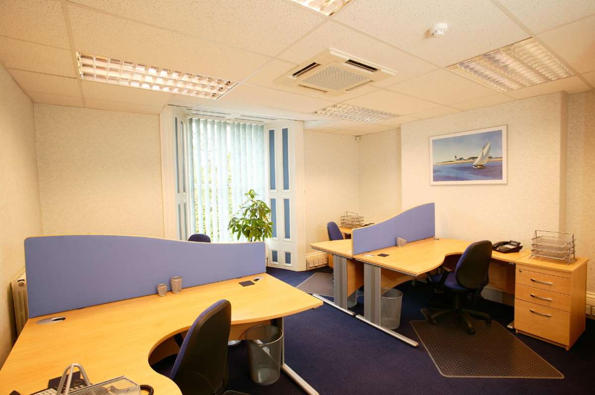 Office in Pudsey - photo 3