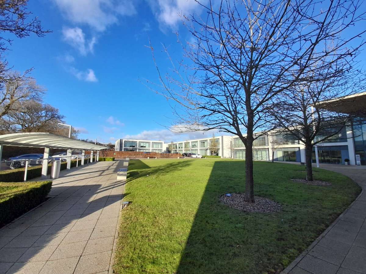 Office in Luton - photo 4