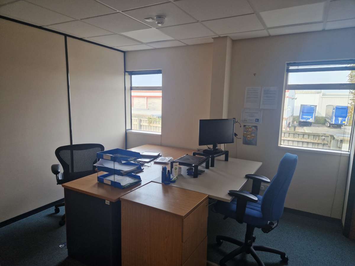 Office in Chippenham - photo 4