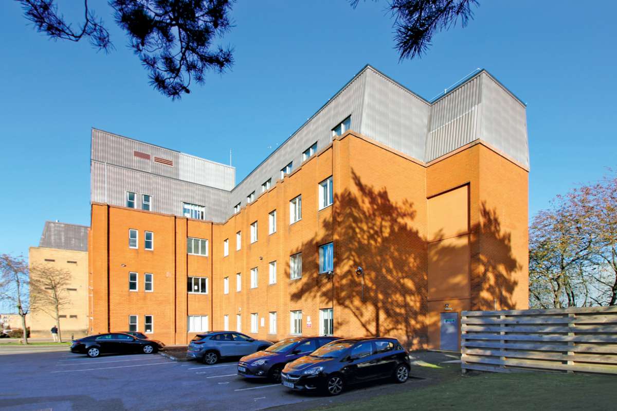 Office in Stevenage - photo 2