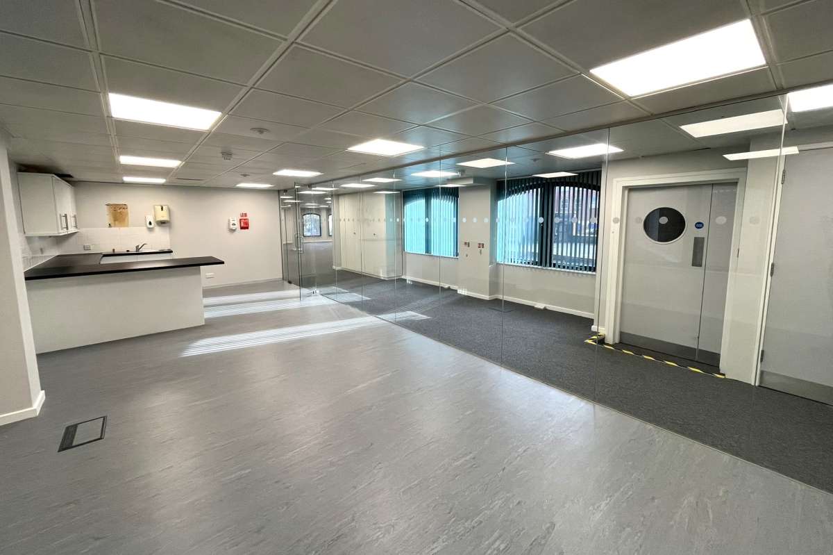 Office in Chelmsford - photo 3