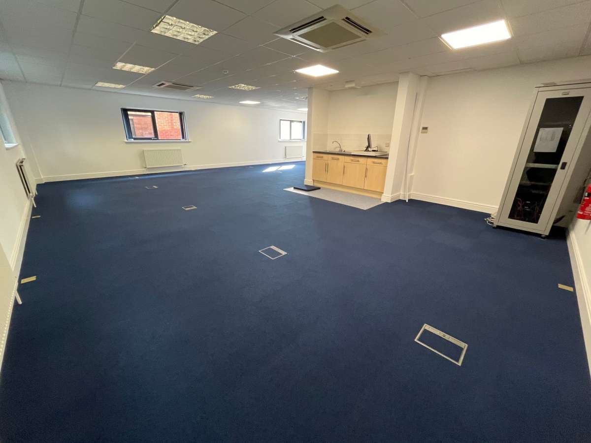 Office in Colchester - photo 3