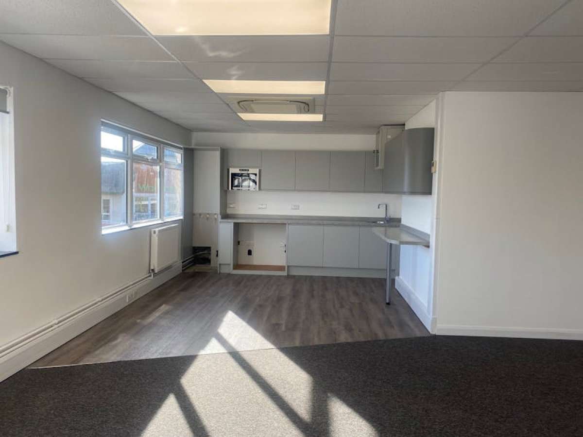 Office in Eastleigh - photo 3