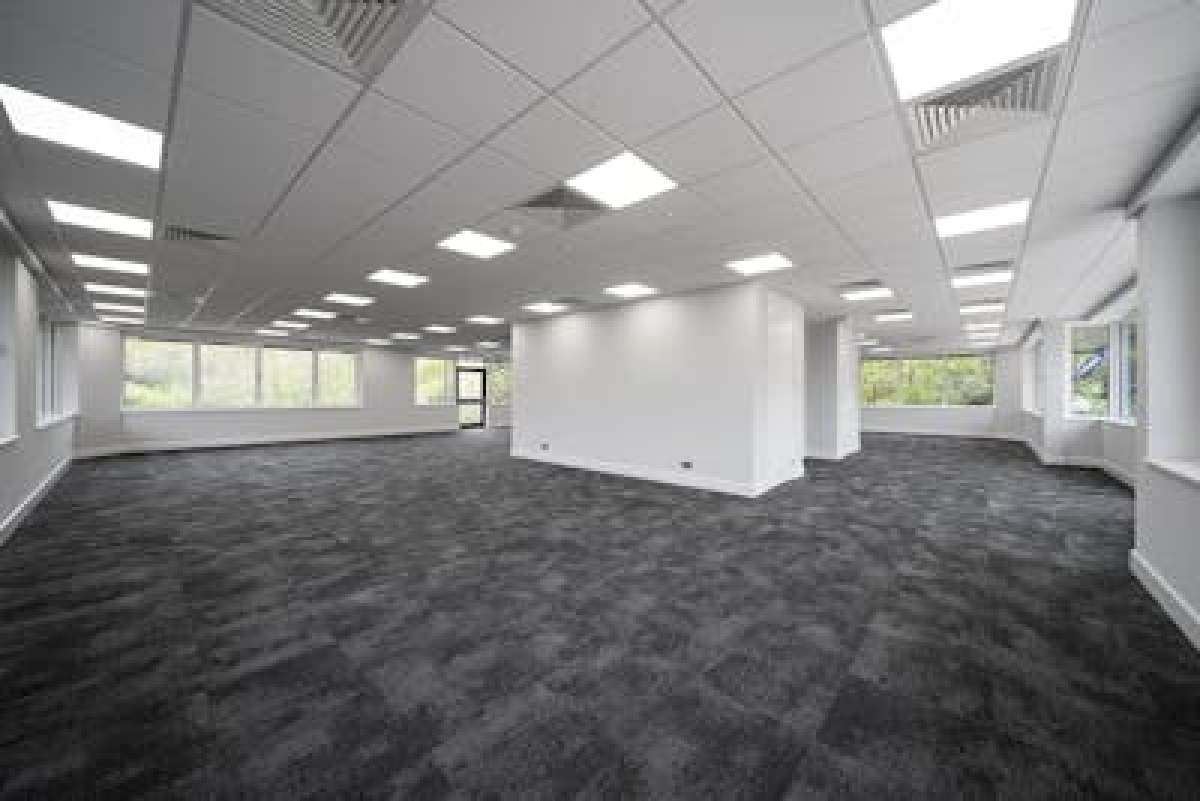 Office in Fareham - photo 4