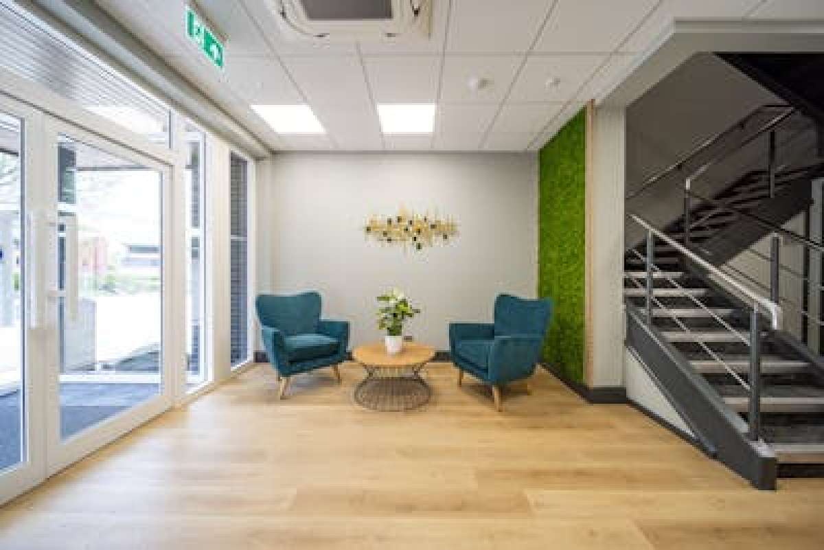 Office in Fareham - photo 3