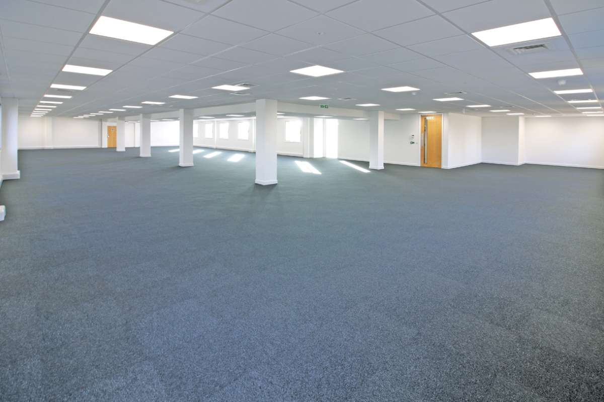 Office in Stevenage - photo 3