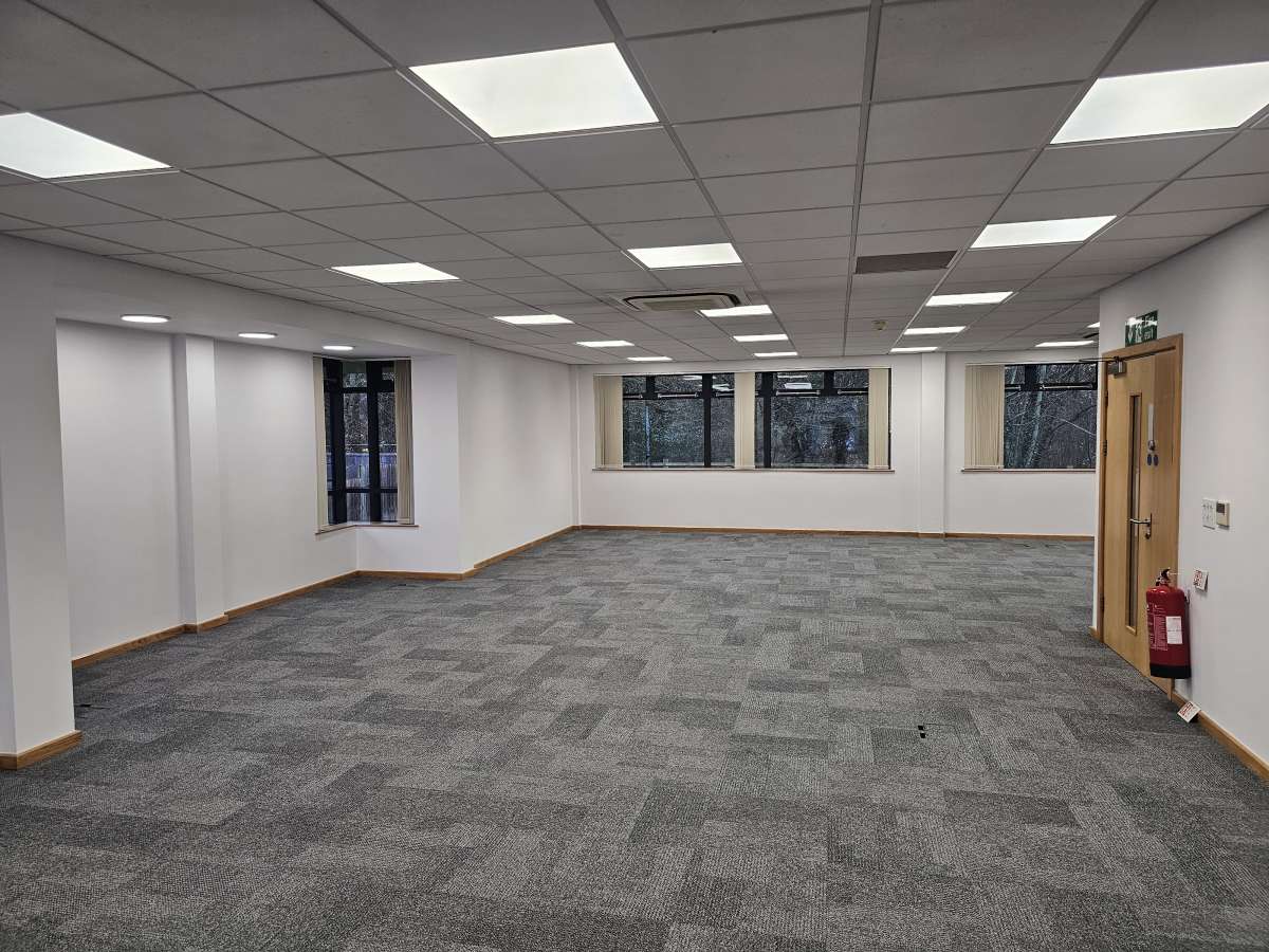Office in Sittingbourne - photo 3