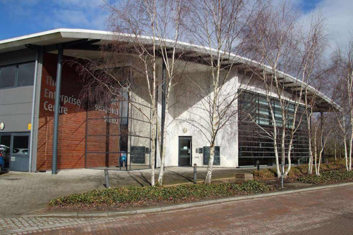 Office in Farnham - photo 4