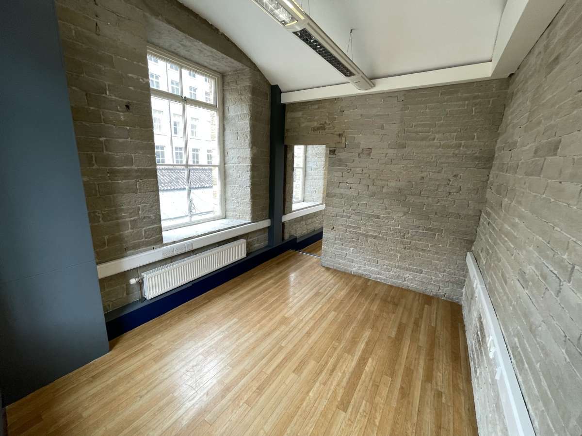 Office in Halifax - photo 3