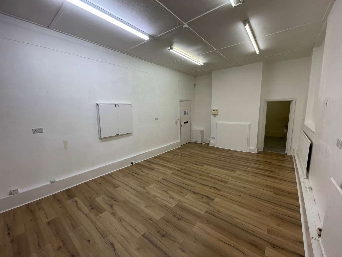 Office in Bradford - photo 3