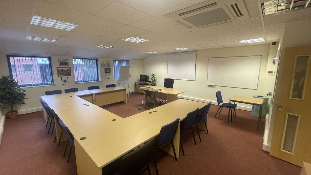 Office in Warwick - photo 2