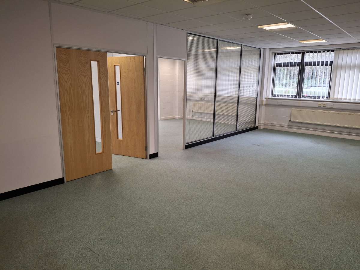 Office in Loughborough - photo 4