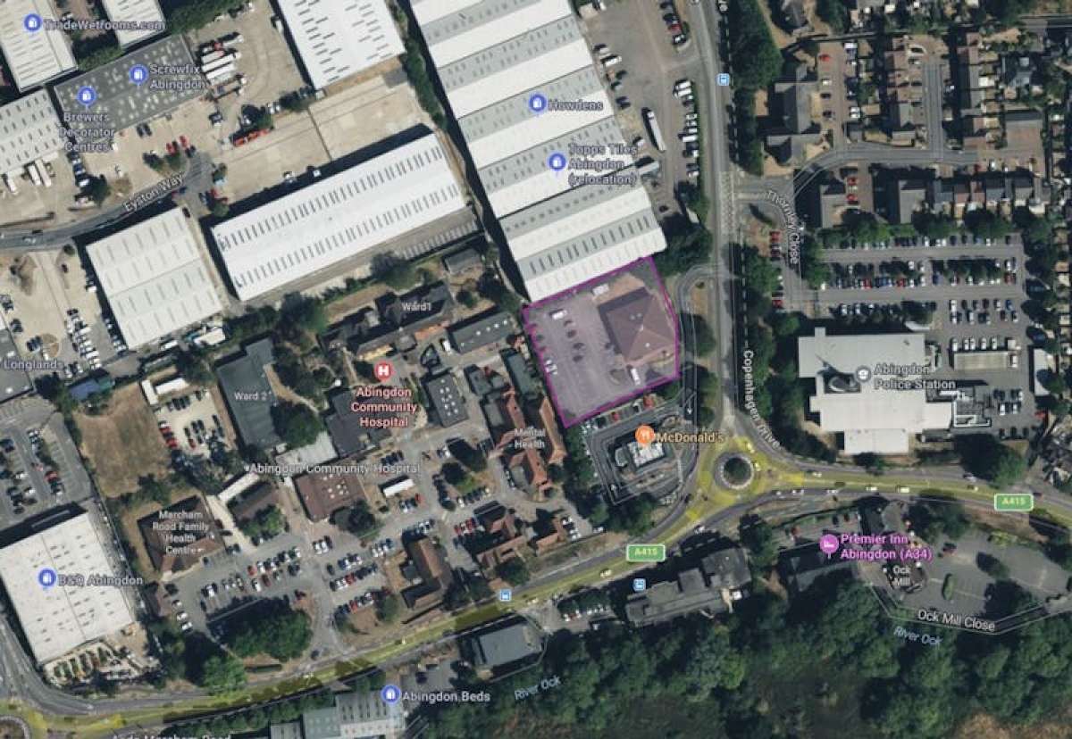 Industrial Unit in Former British Red Cross Facility - photo 2