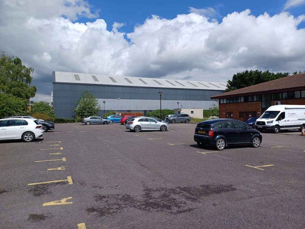 Industrial Unit in Former British Red Cross Facility - photo 4