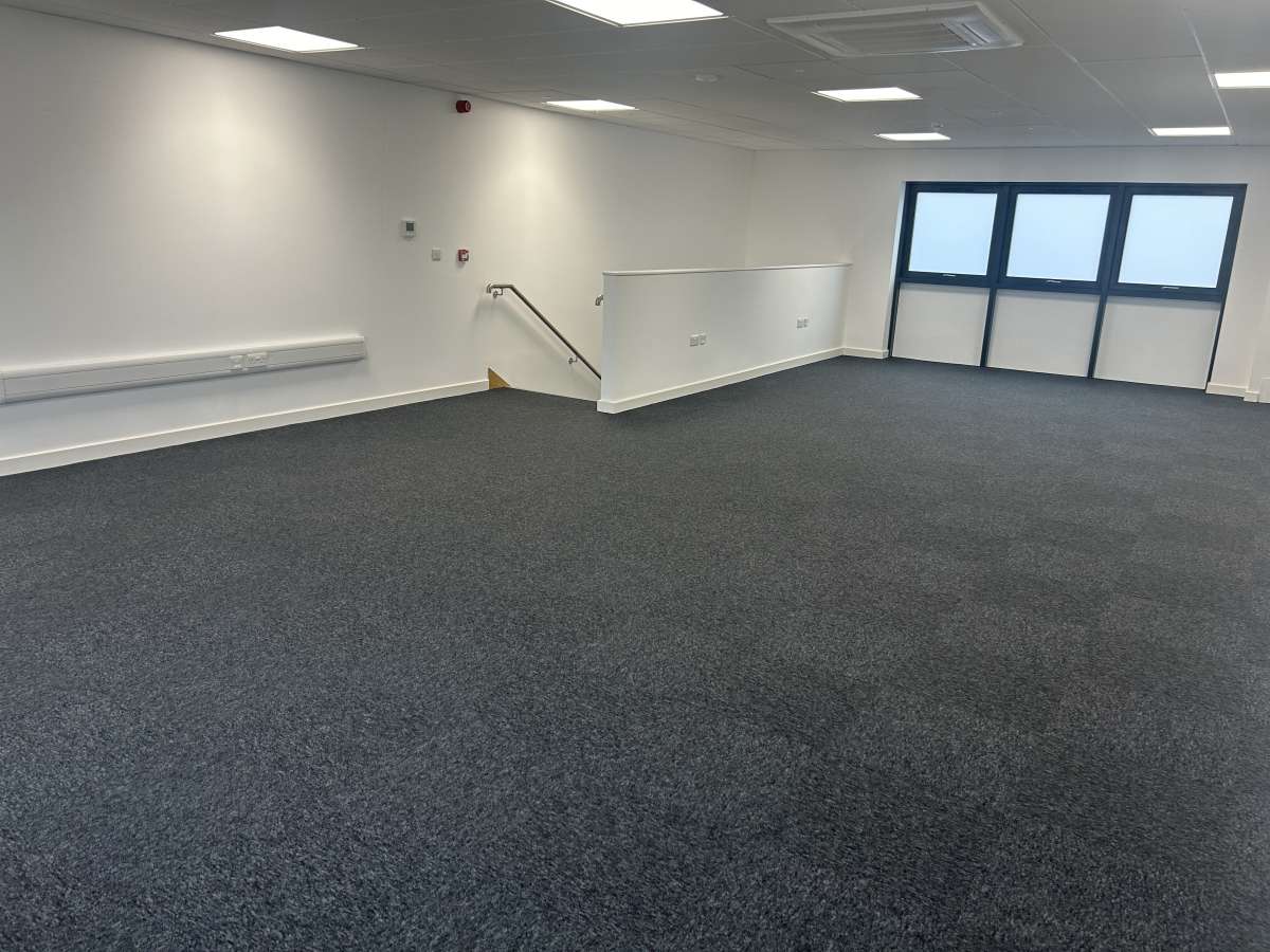 Office in Romsey - photo 3