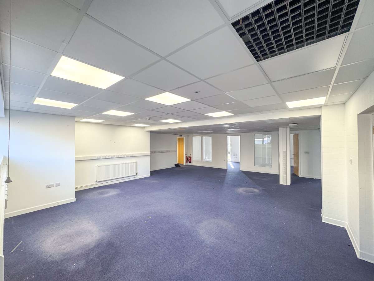 Office in Lostwithiel - photo 2