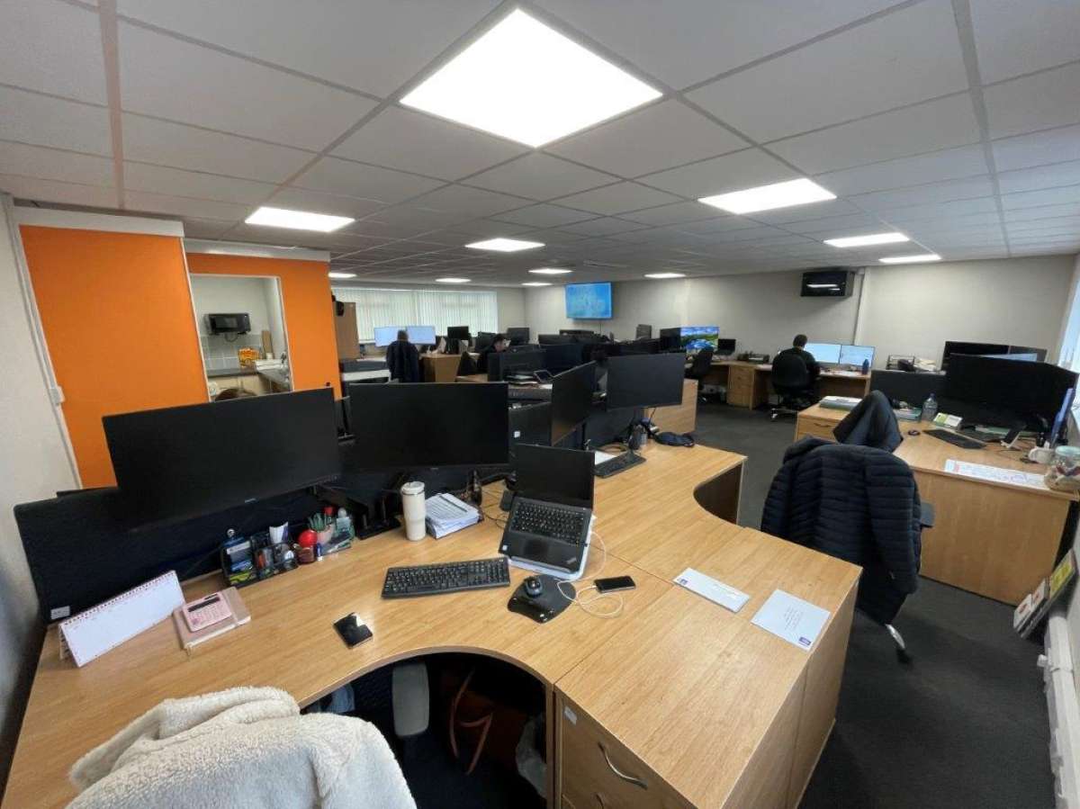 Office in Leicester - photo 2