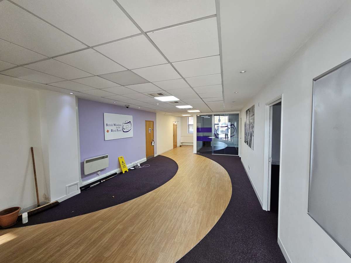 Office in Maidstone - photo 2