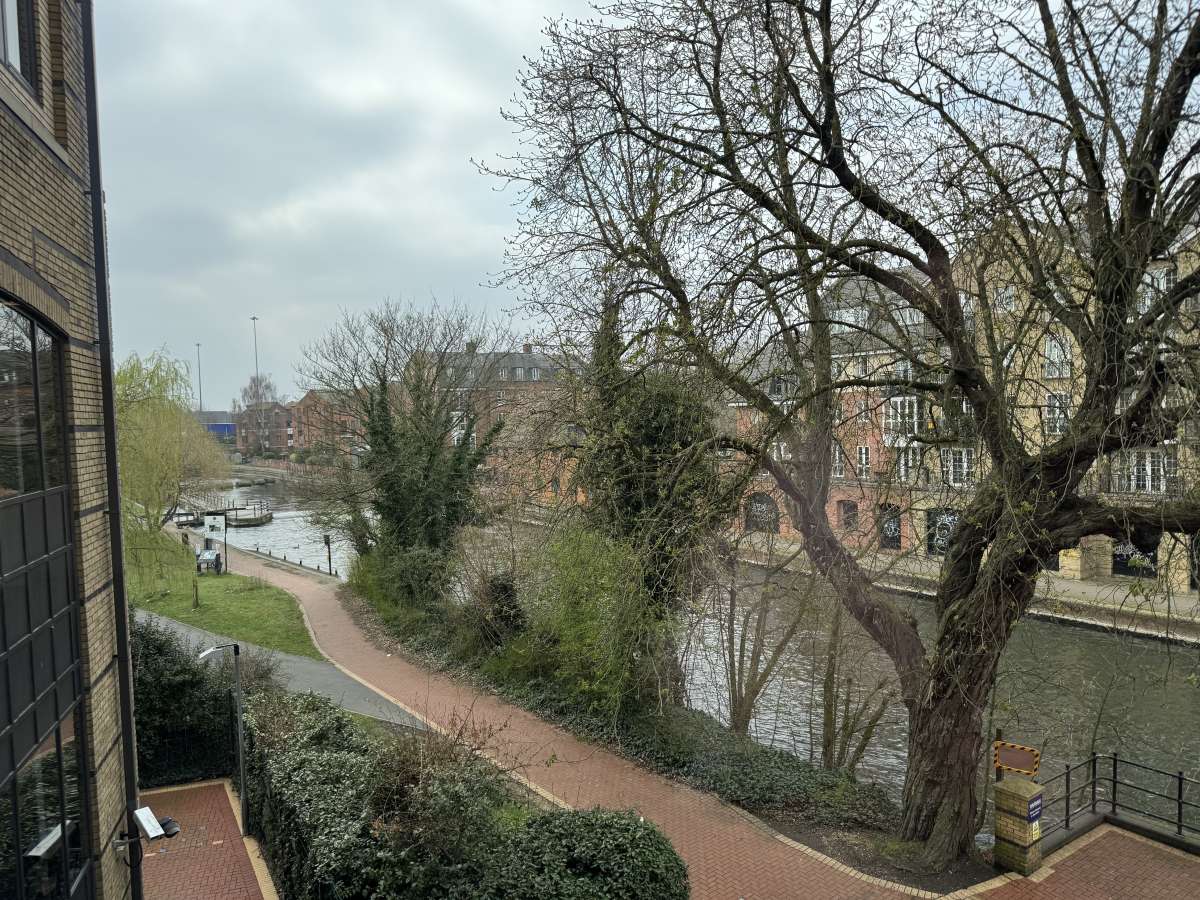 Office in Reading - photo 4