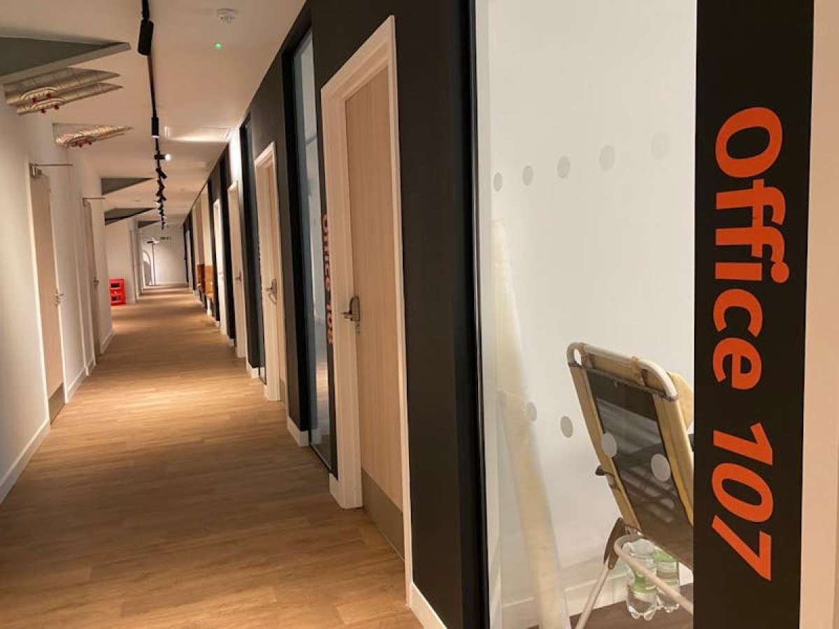 Office in Bordon - photo 4