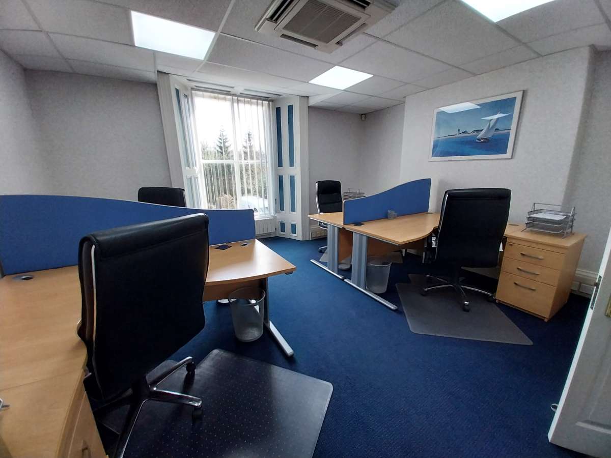 Office in Pudsey - photo 3