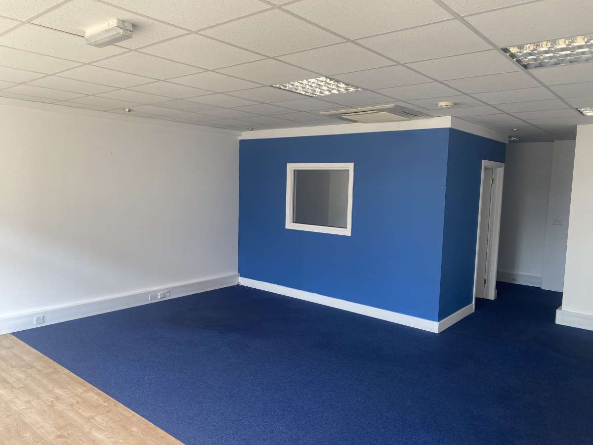 Retail/Shop in Norwich - photo 4