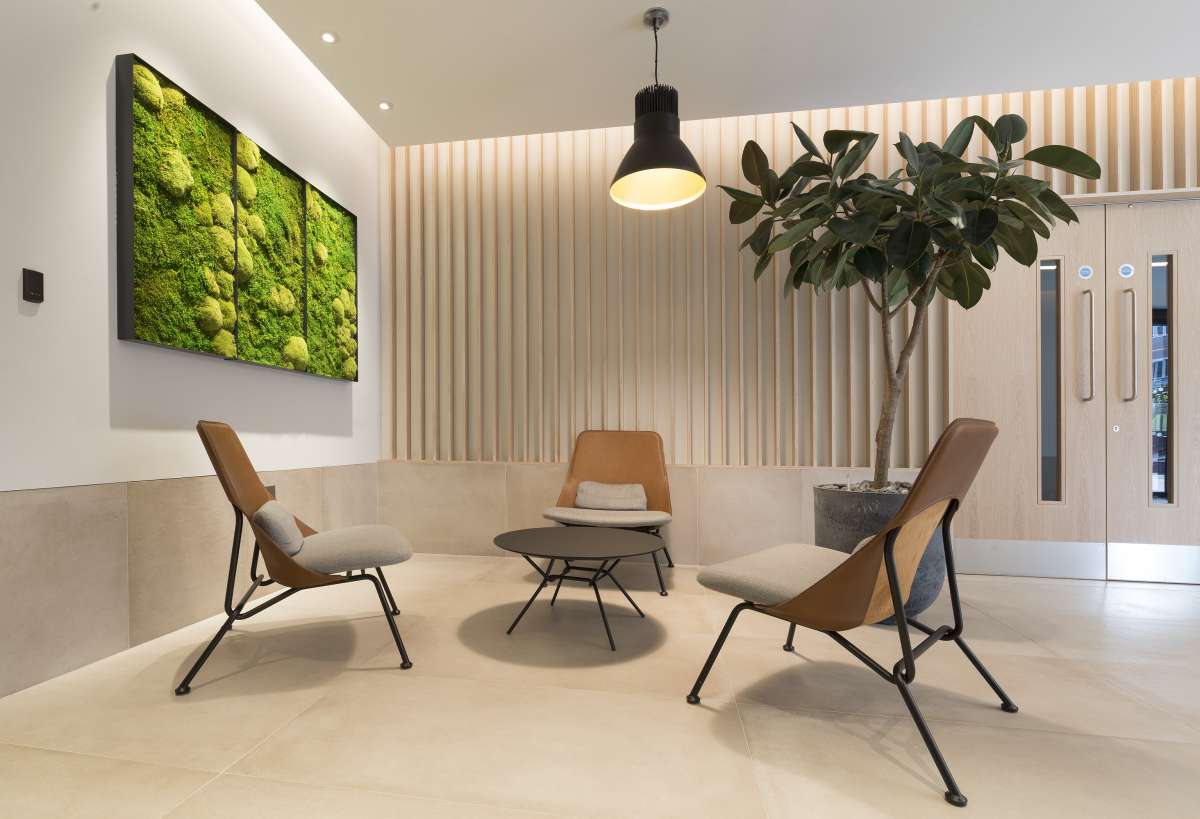 Office in Sutton - photo 3