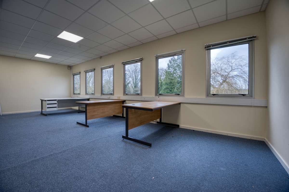 Office in Redhill - photo 2