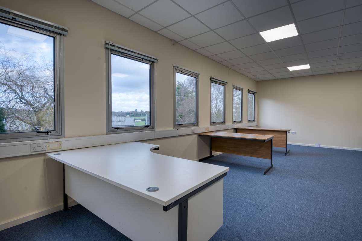 Office in Redhill - photo 3