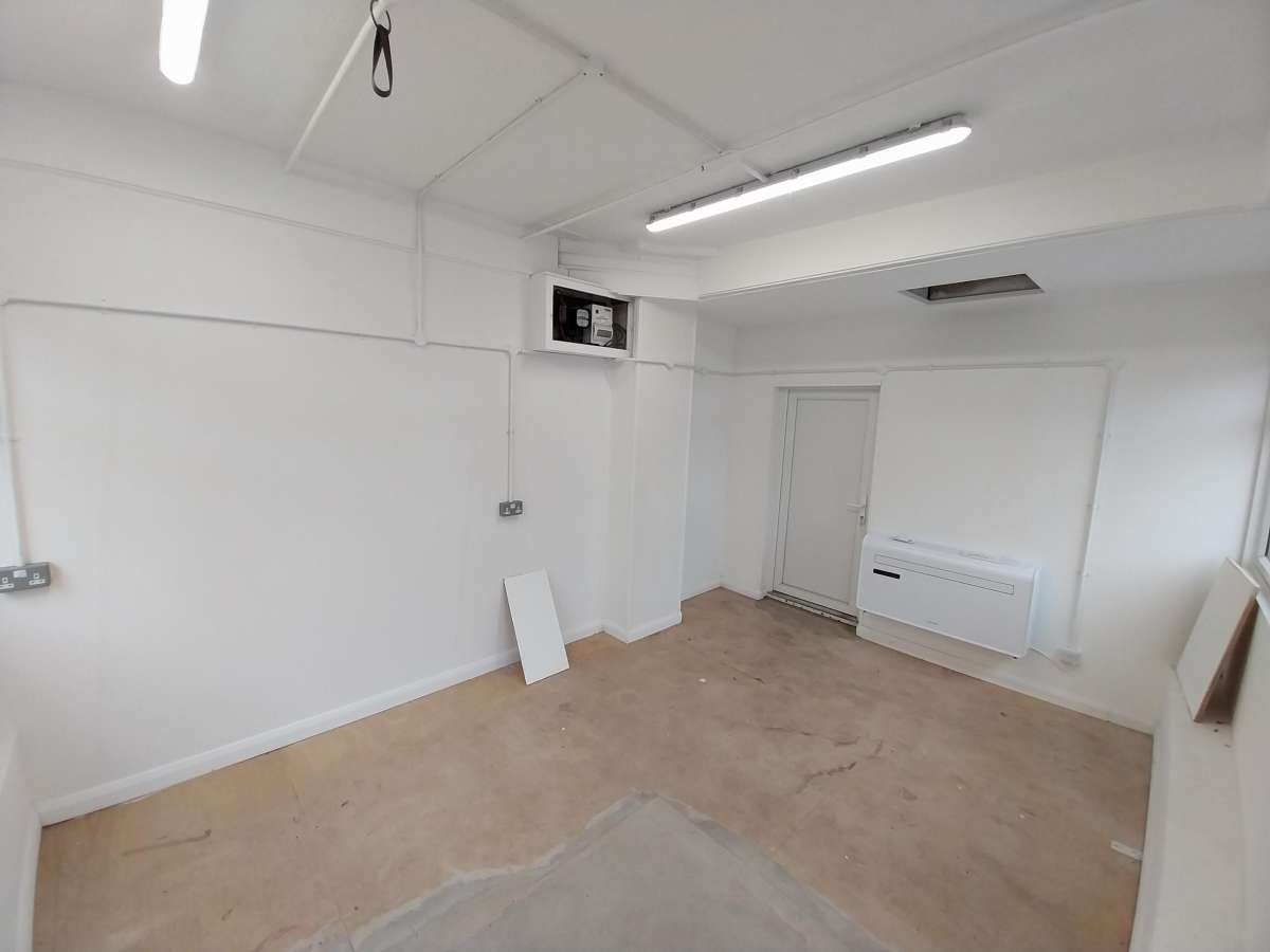 Office in Bognor Regis - photo 4