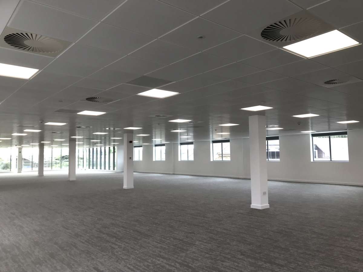 Office in Reigate - photo 3