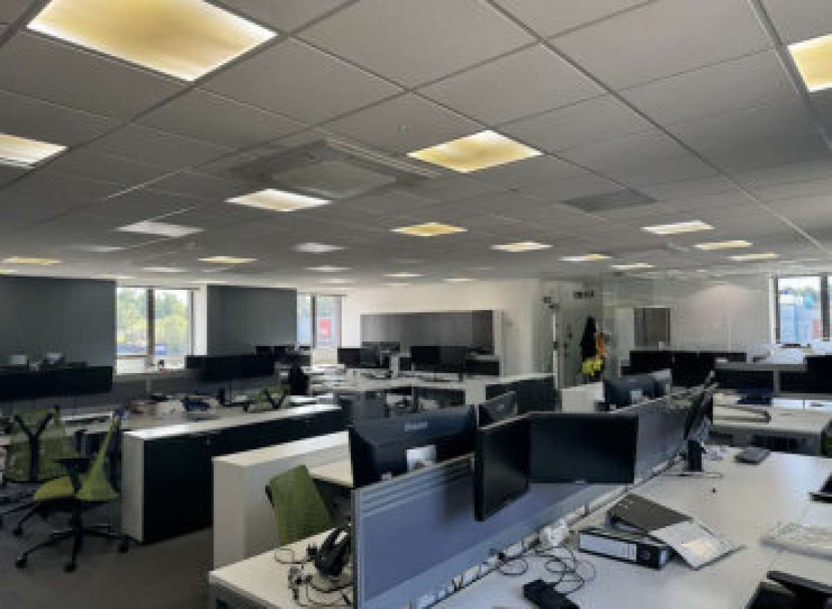 Office in Redhill - photo 3