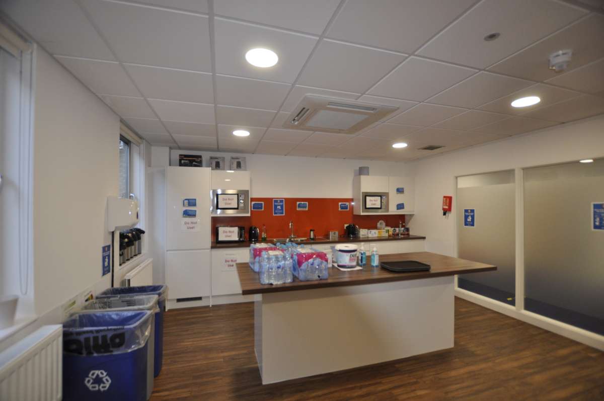 Office in Crawley - photo 4