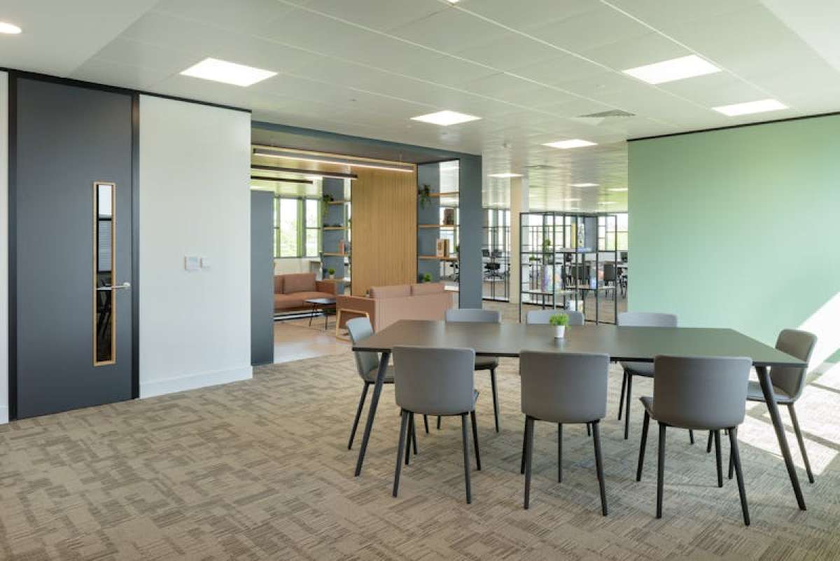 Office in Bracknell - photo 3