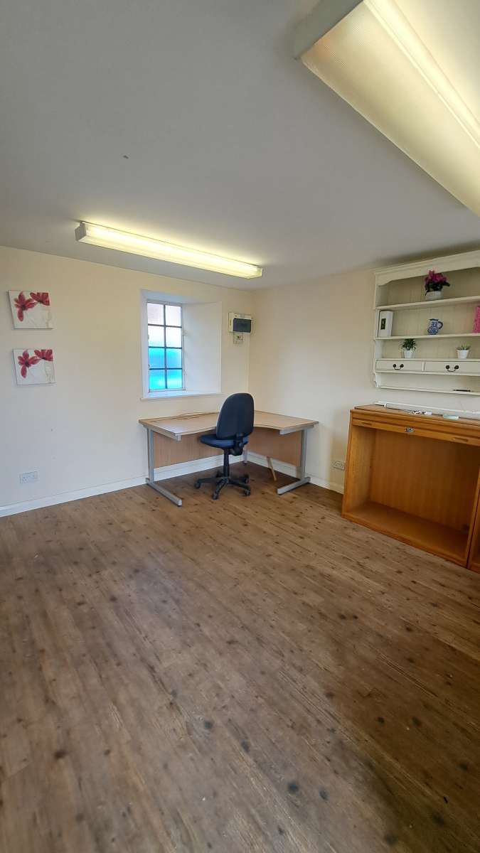 Office in Bedford - photo 4