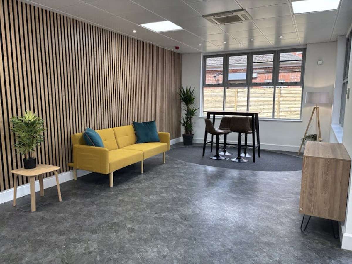 Office in Maidenhead - photo 2