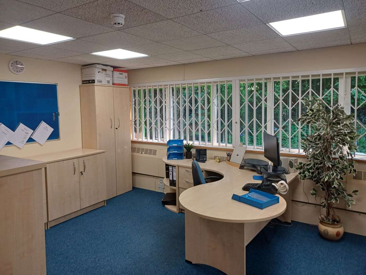 Office in Southampton - photo 3