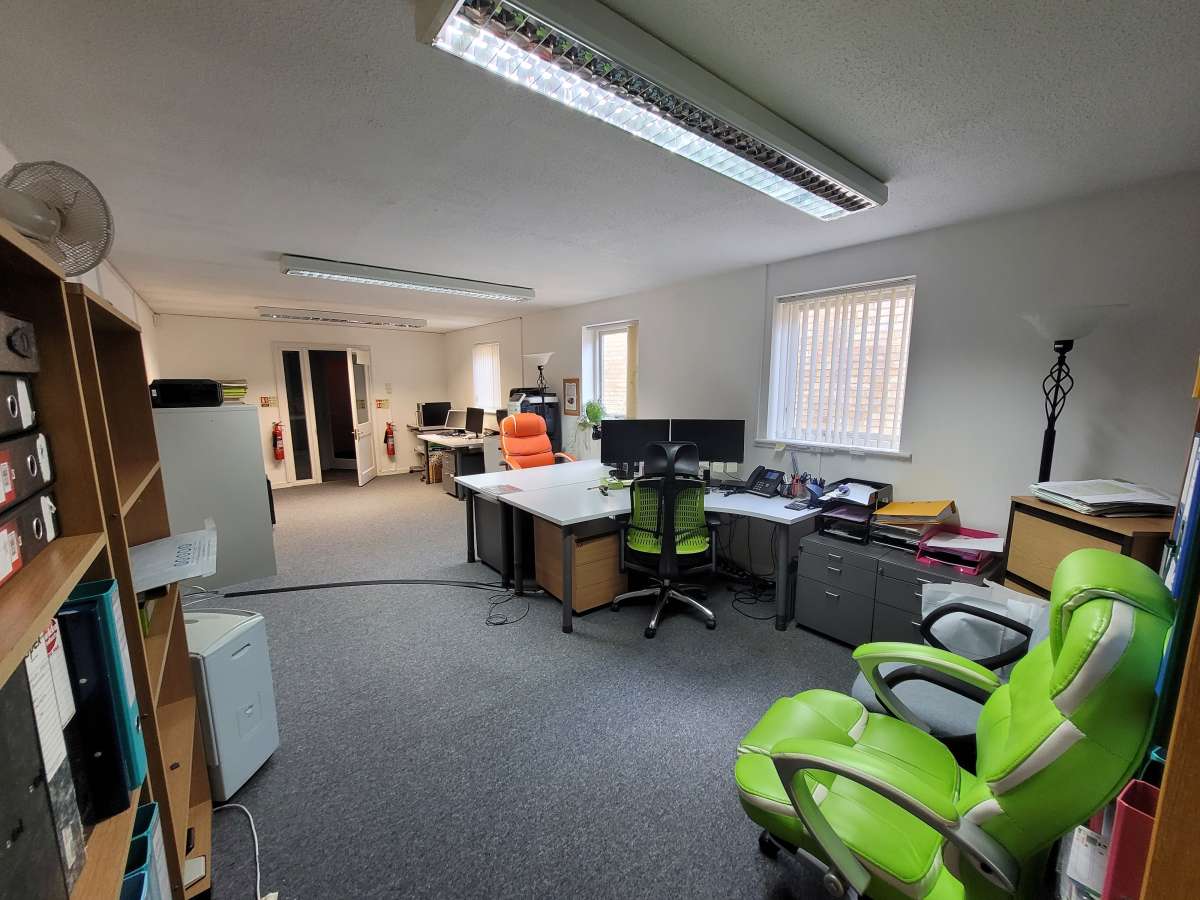 Office in Huntingdon - photo 3