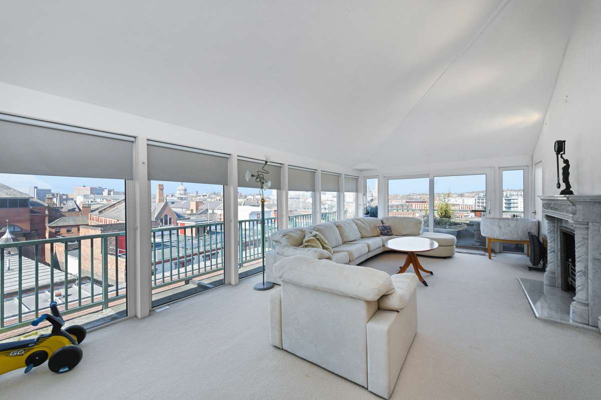 Office in Nottingham - photo 4