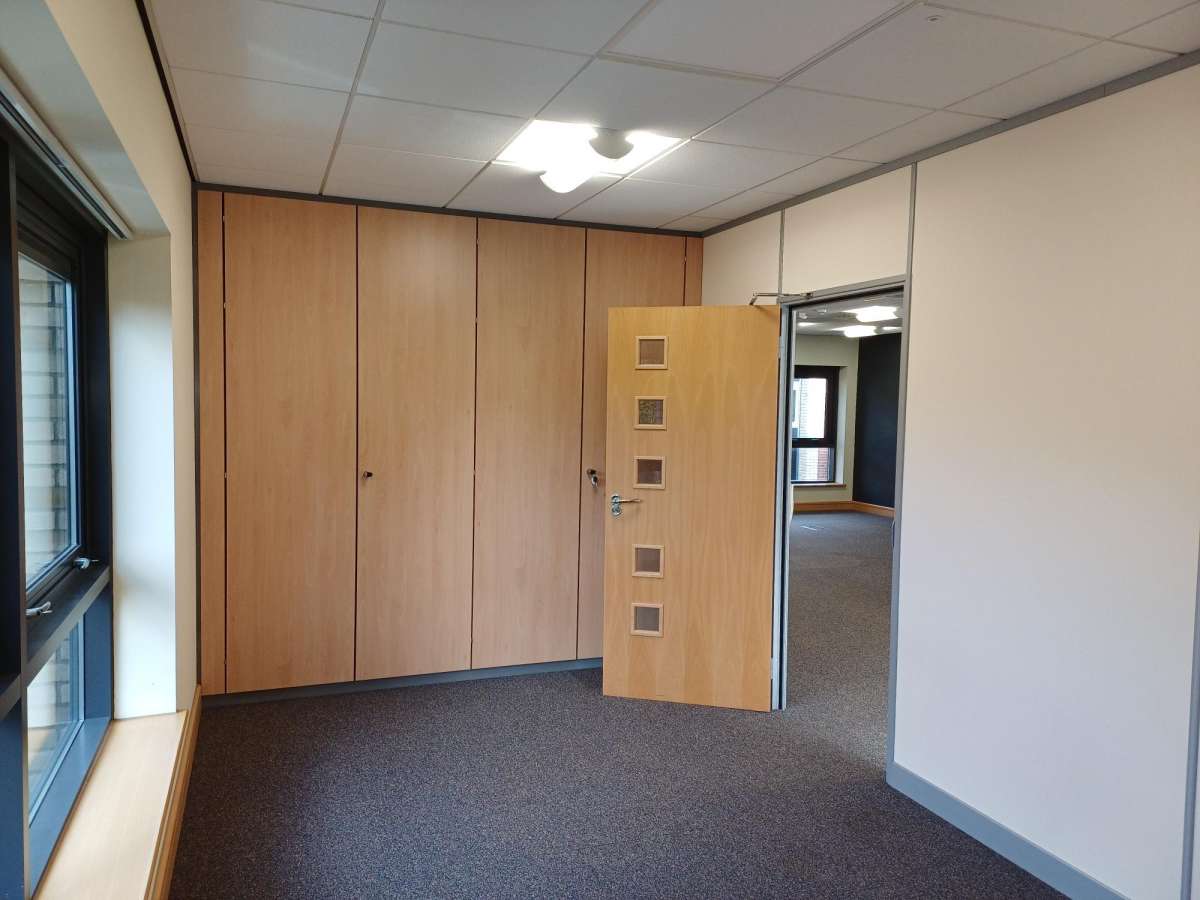 Office in Northampton - photo 2