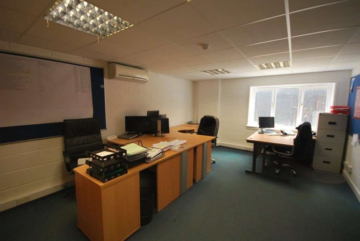 Office in Market Harborough - photo 3