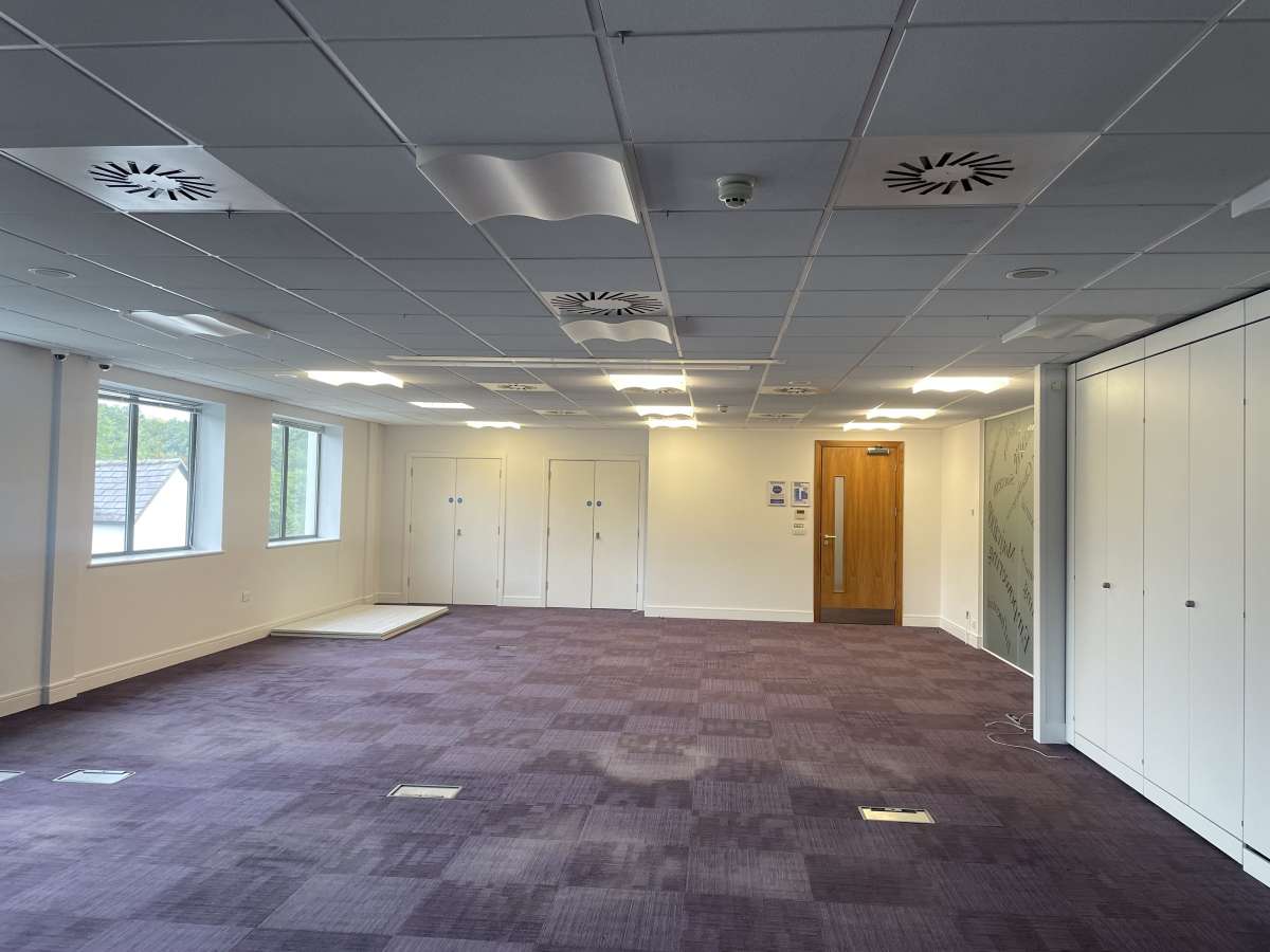 Office in Wilmslow - photo 3