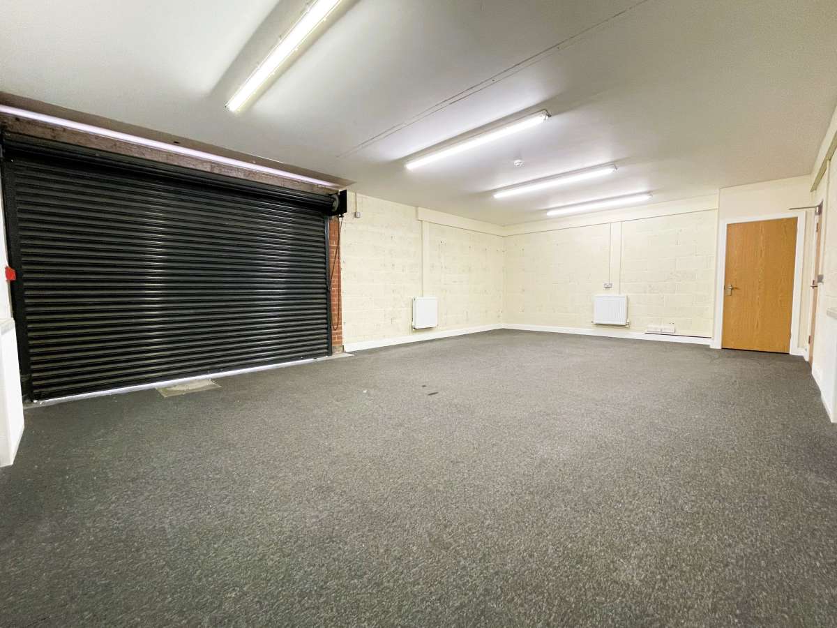 Office in Burton On Trent - photo 2