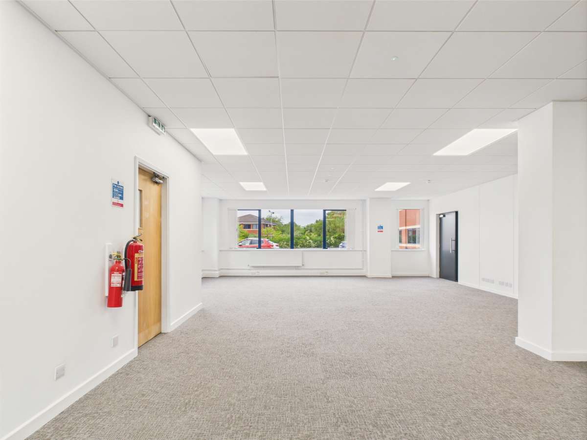 Office in Doncaster - photo 4