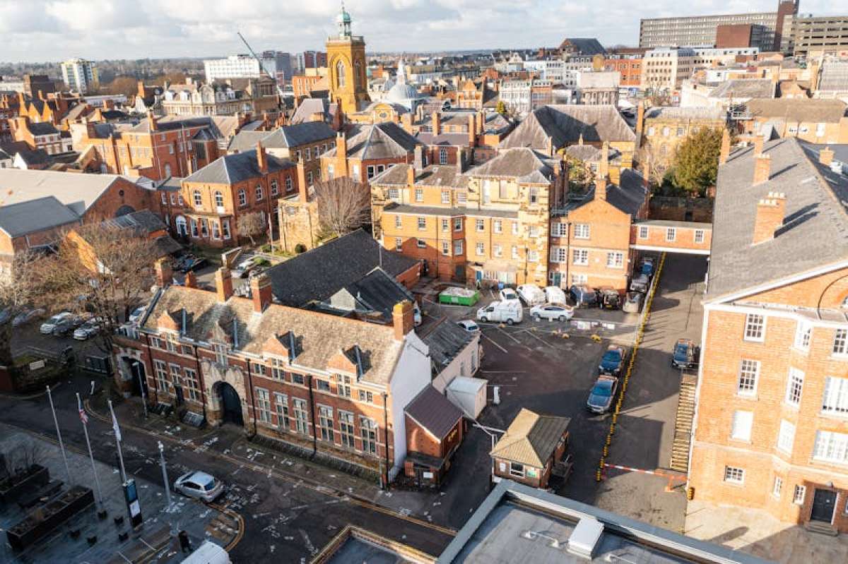 Office in Northampton - photo 2