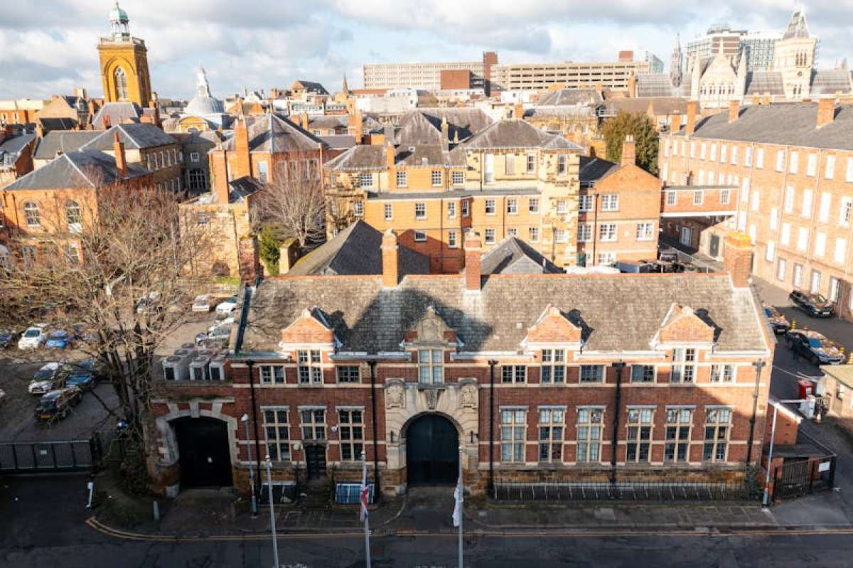 Office in Northampton - photo 4